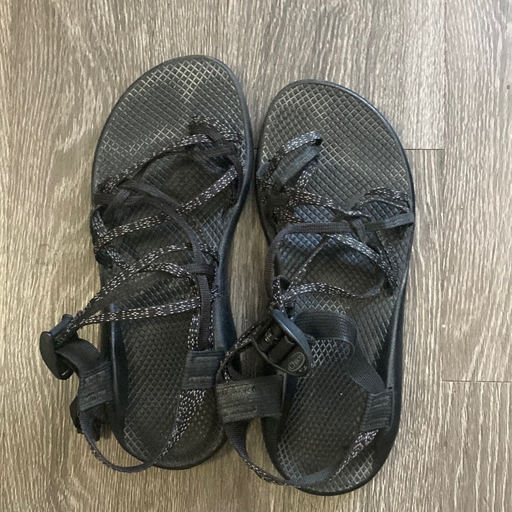 Chaco Black/Gray Strappy Outdoor Sandals with Adjustable Straps 10 Regular Width